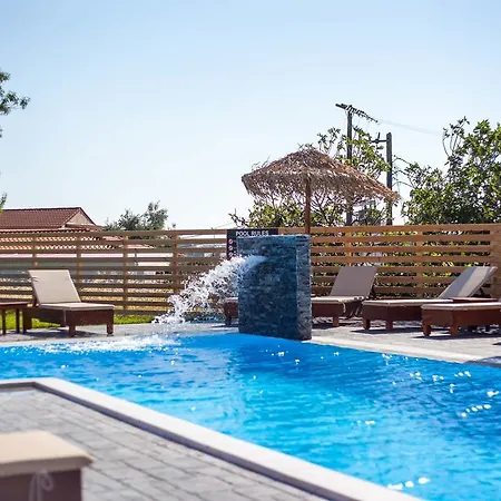 Essential Summer Inn